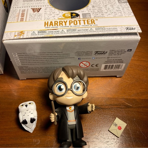 Harry Potter collection bundle- books, figurines, wands, book bag & more - Picture 11 of 17
